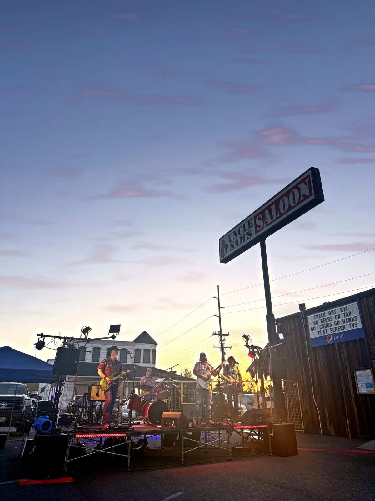 Good times at Sam's Saloon in Kennewick, WA
